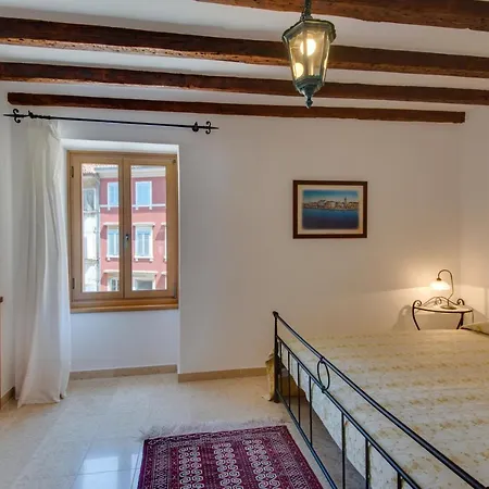 Tuttorotto Oda ve Kahvaltı