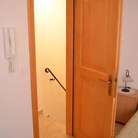 Oda ve Kahvaltı Tuttorotto 4*