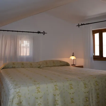 Oda ve Kahvaltı Tuttorotto