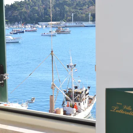 Tuttorotto Oda ve Kahvaltı 4*