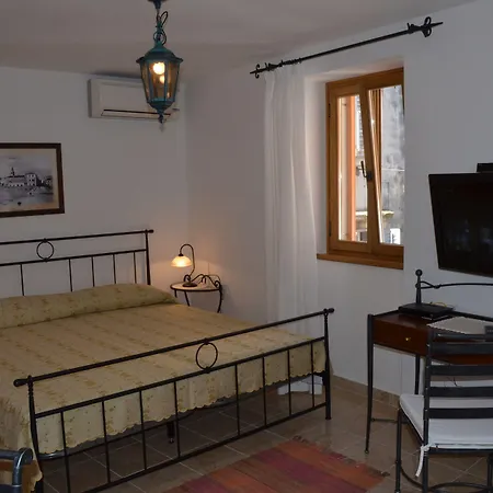 Tuttorotto Nocleg ze śniadaniem 4*