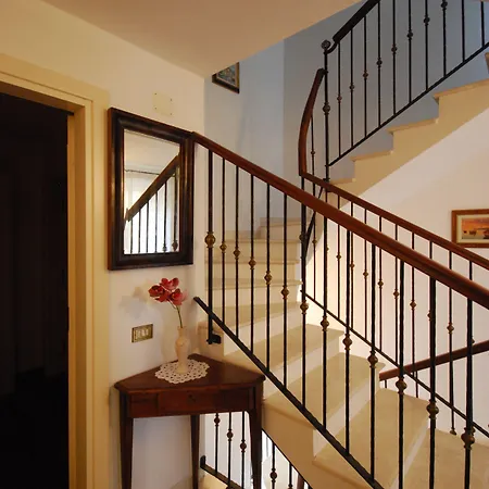 Tuttorotto Nocleg ze śniadaniem 4*