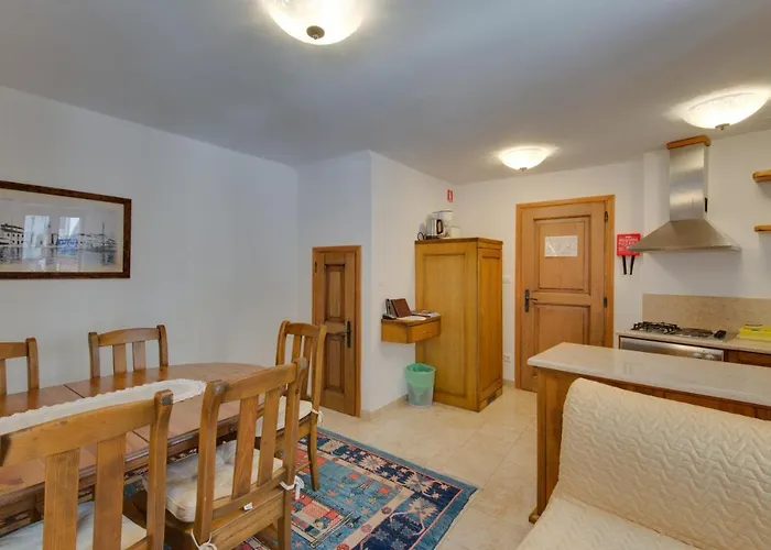 图托罗托别墅住宿加早餐旅馆 4* 罗维尼