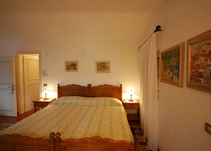 图托罗托别墅住宿加早餐旅馆 4*