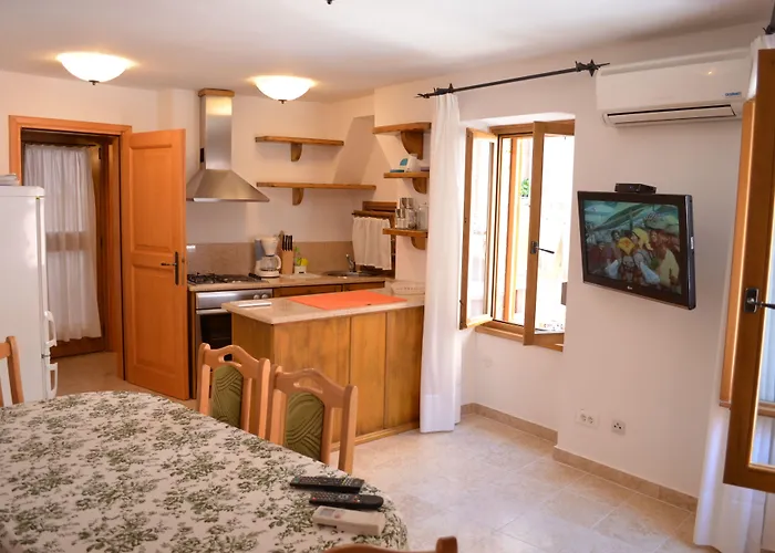 图托罗托别墅住宿加早餐旅馆 4* 罗维尼