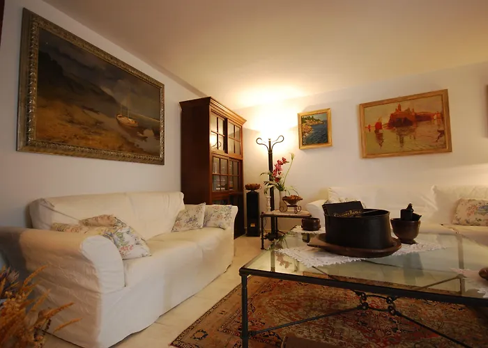 图托罗托别墅住宿加早餐旅馆 4*