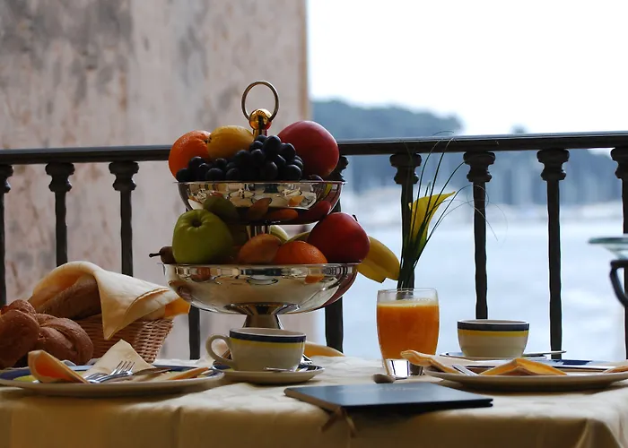 图托罗托别墅住宿加早餐旅馆 4* 罗维尼