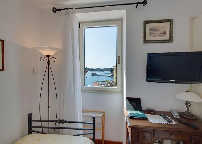 图托罗托别墅住宿加早餐旅馆 罗维尼